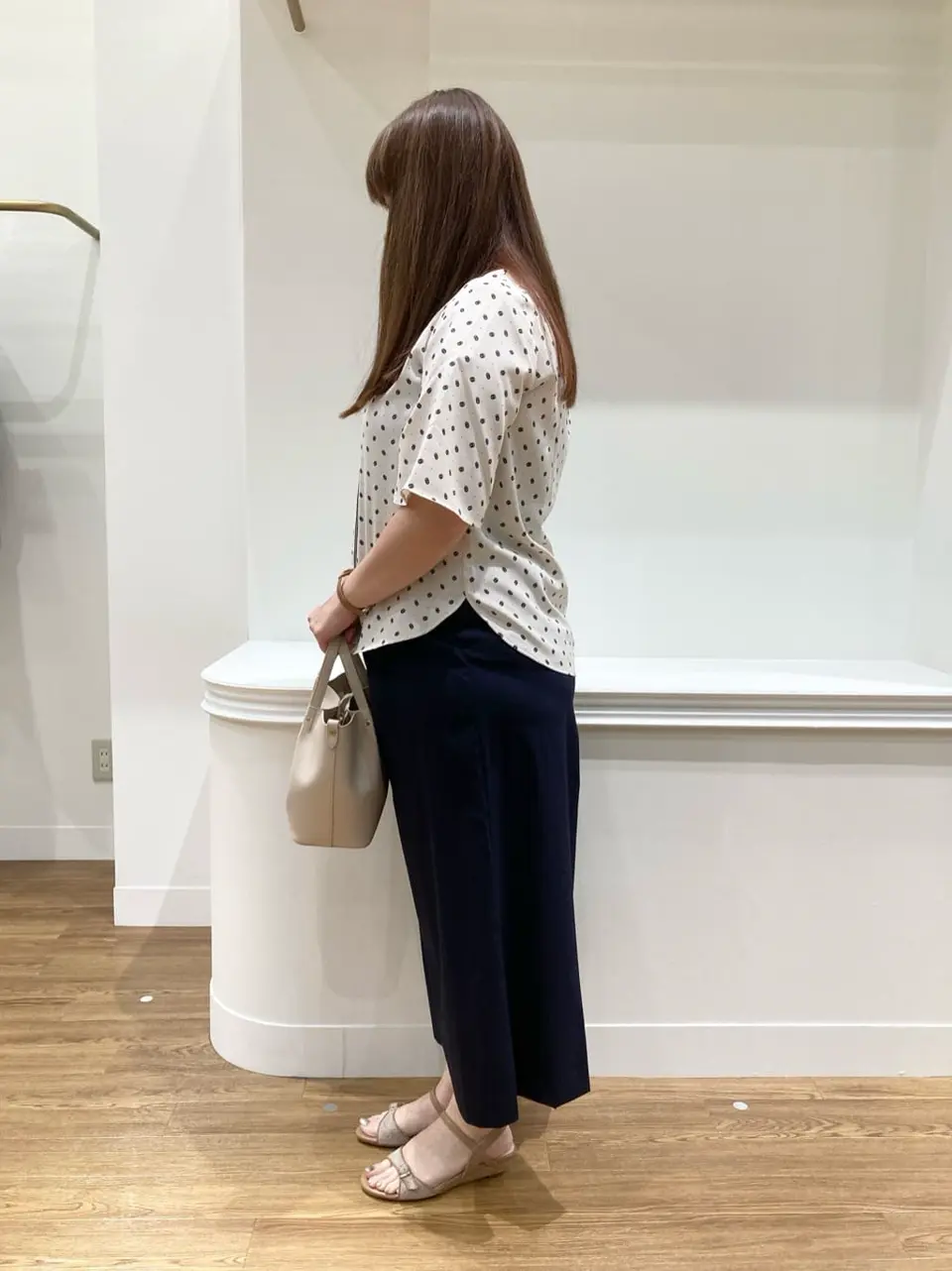 ANY SIS スタッフ コーディネート画像