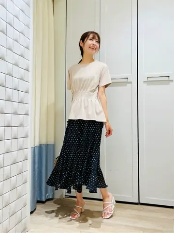 ANY SIS スタッフ コーディネート画像