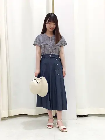 ANY SIS スタッフ コーディネート画像