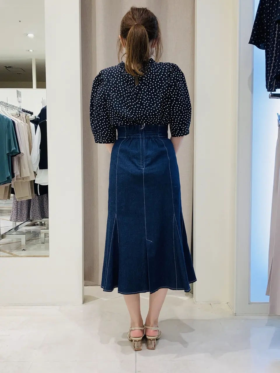 ANY SIS 川根　彩 コーディネート画像