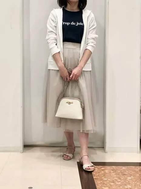 ANY SIS スタッフ コーディネート画像