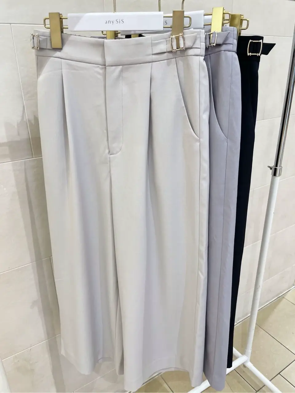 ANY SIS 髙橋 コーディネート画像