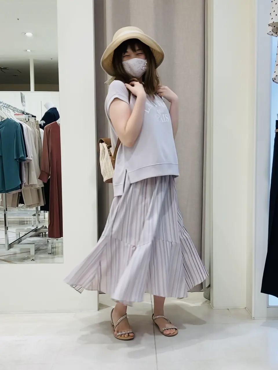 ANY SIS 川根　彩 コーディネート画像