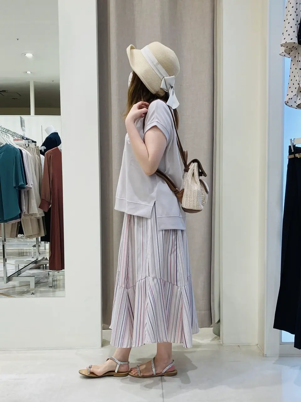 ANY SIS 川根　彩 コーディネート画像