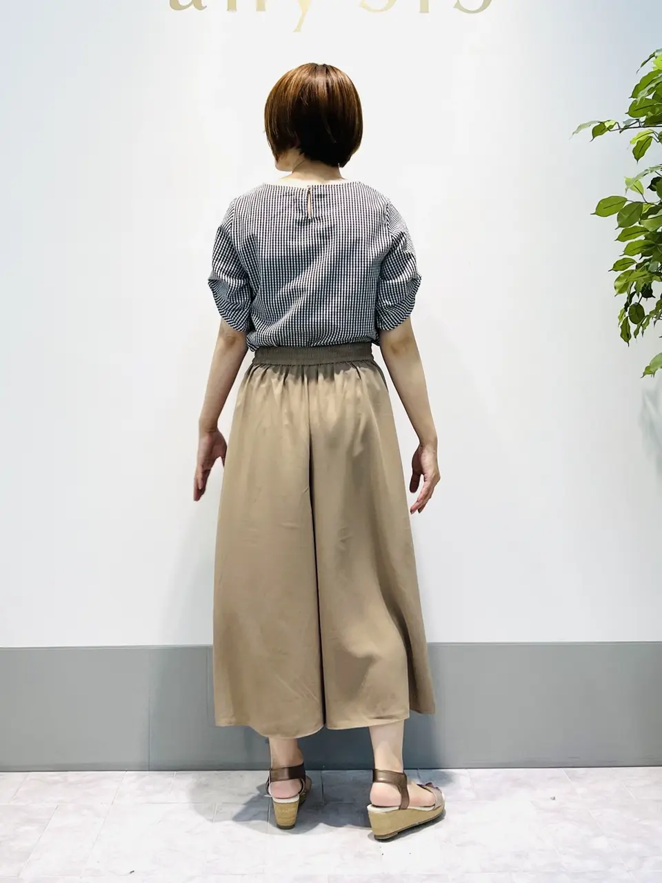 ANY SIS 岡本 コーディネート画像