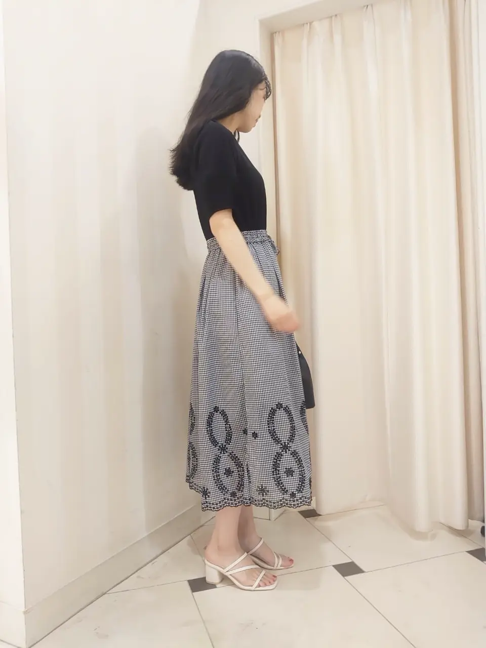 ANY SIS スタッフ コーディネート画像