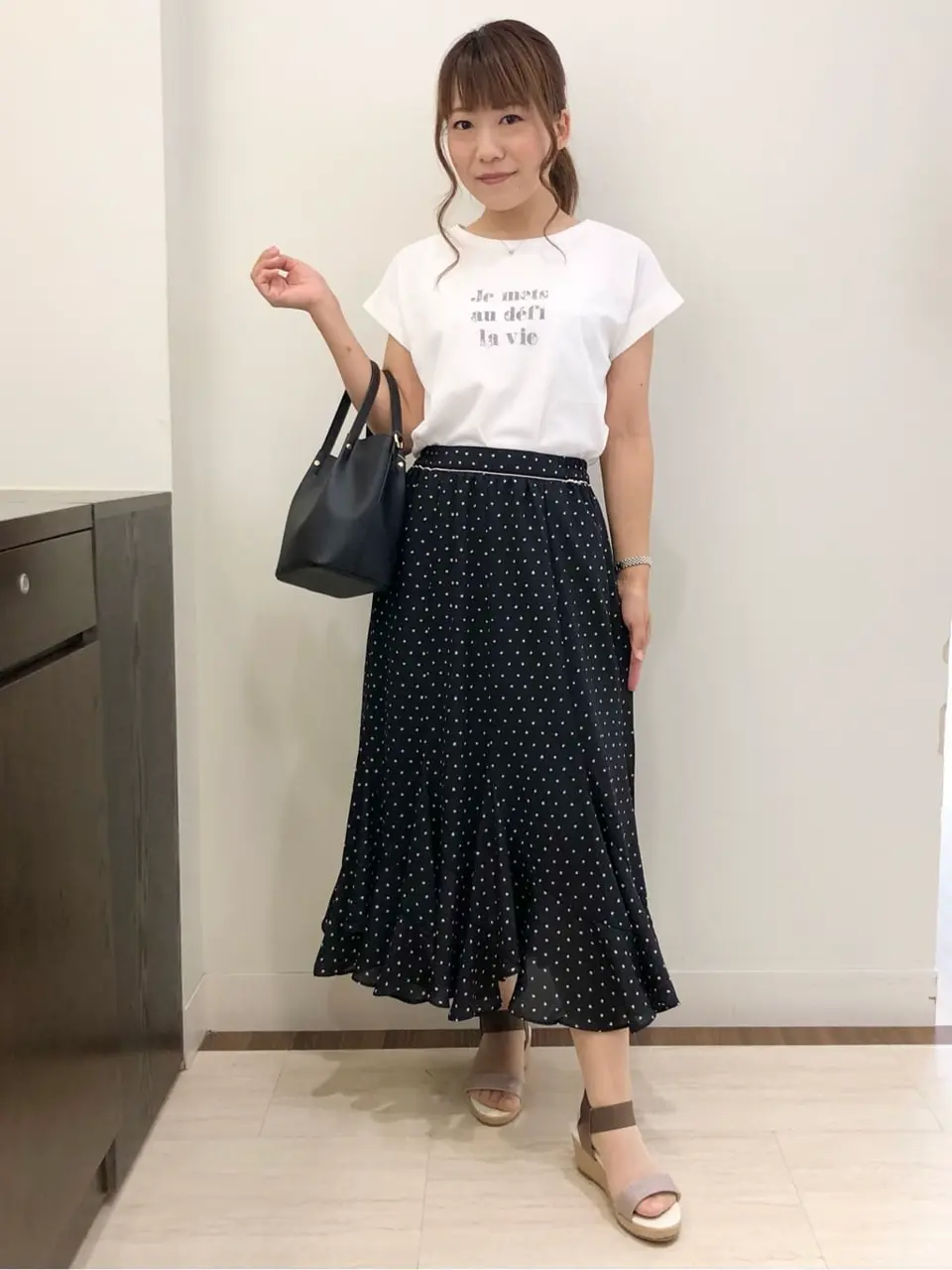 ANY SIS スタッフ コーディネート画像