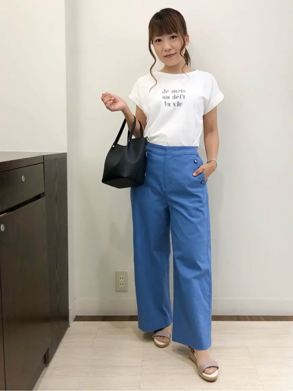 ANY SIS スタッフ コーディネート画像