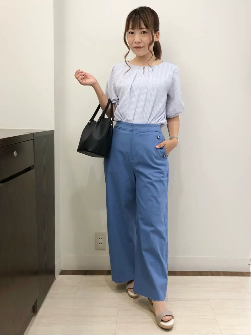 ANY SIS スタッフ コーディネート画像