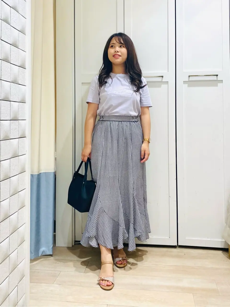 ANY SIS スタッフ コーディネート画像