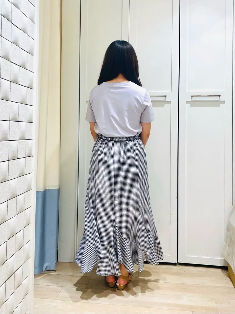 ANY SIS スタッフ コーディネート画像