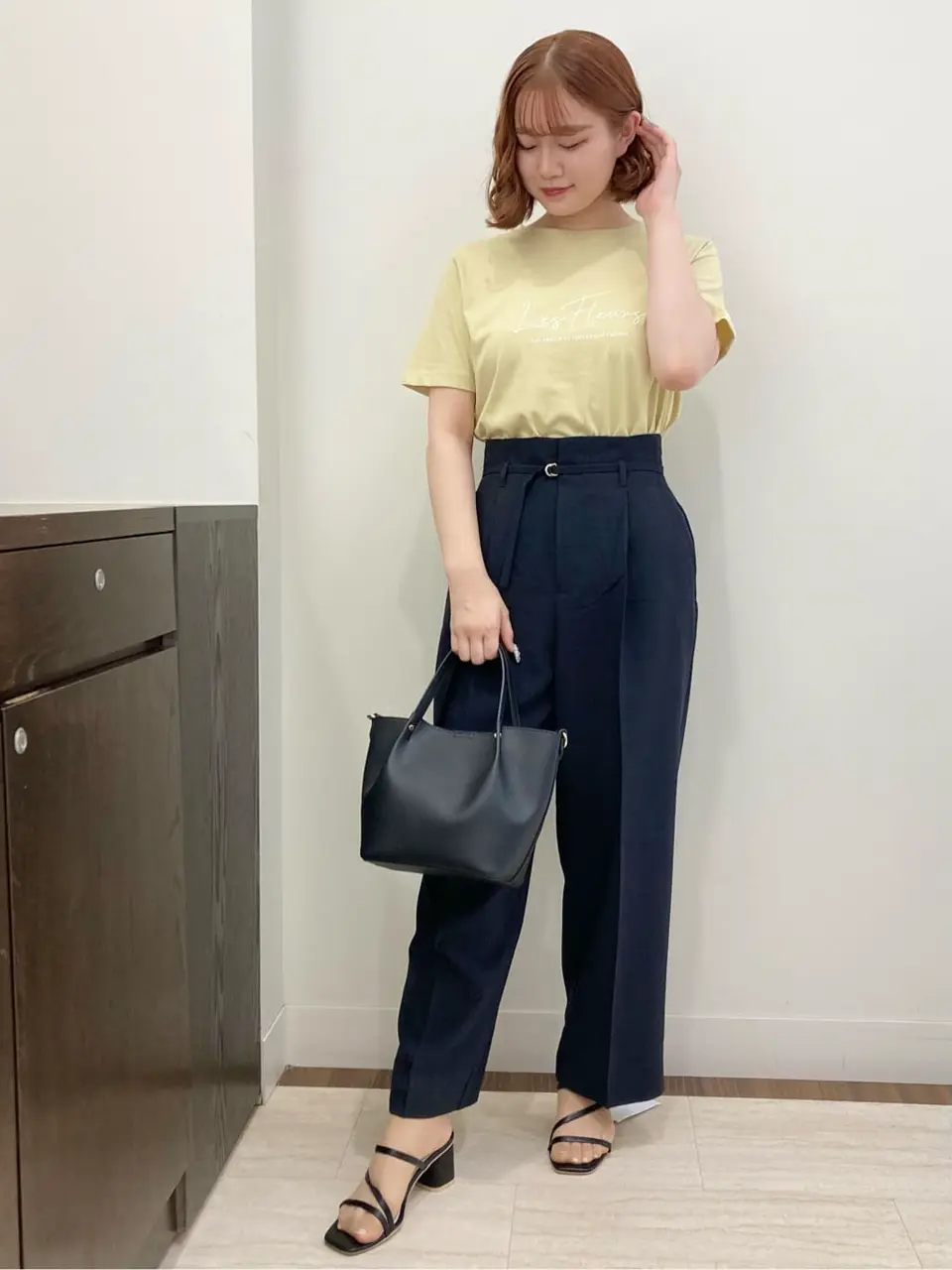 ANY SIS スタッフ コーディネート画像