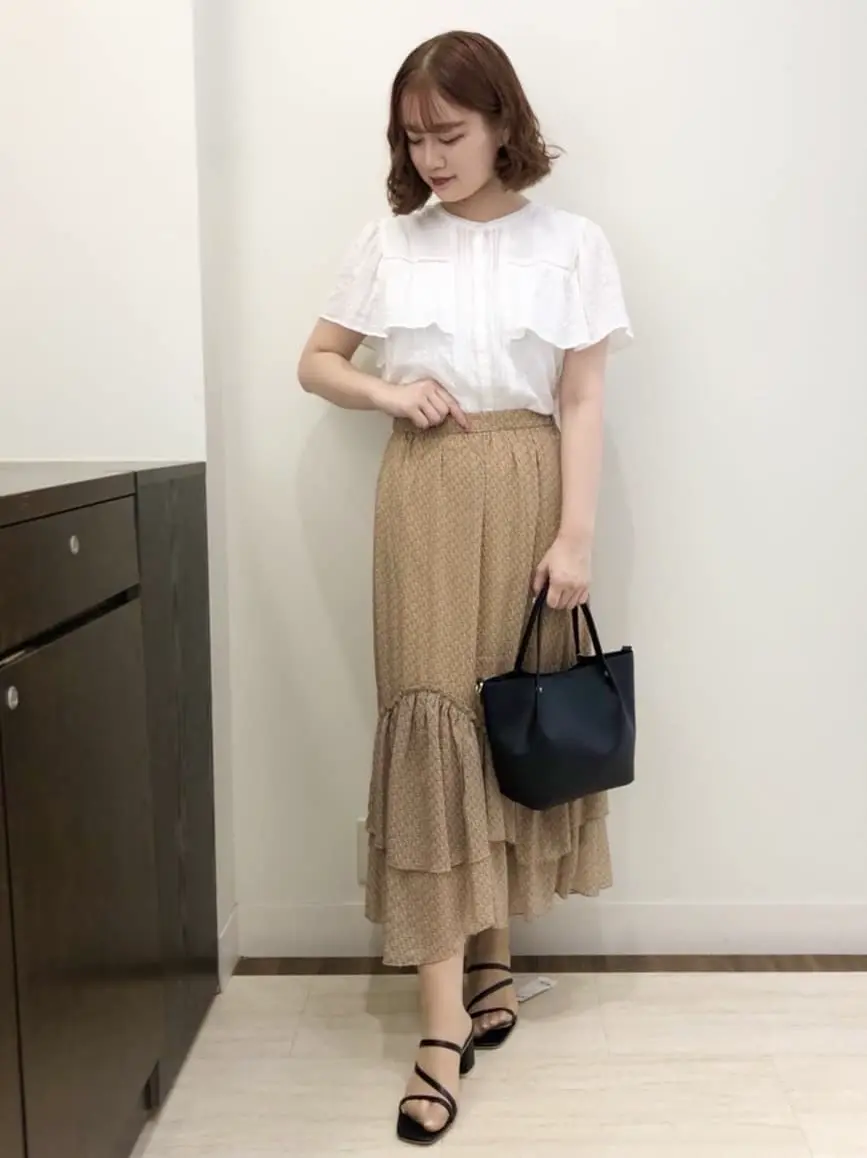 ANY SIS スタッフ コーディネート画像