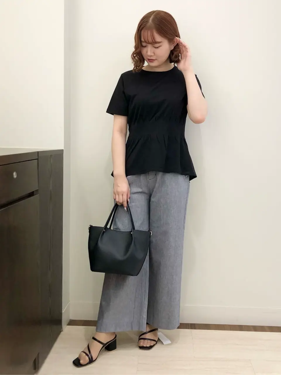 ANY SIS スタッフ コーディネート画像