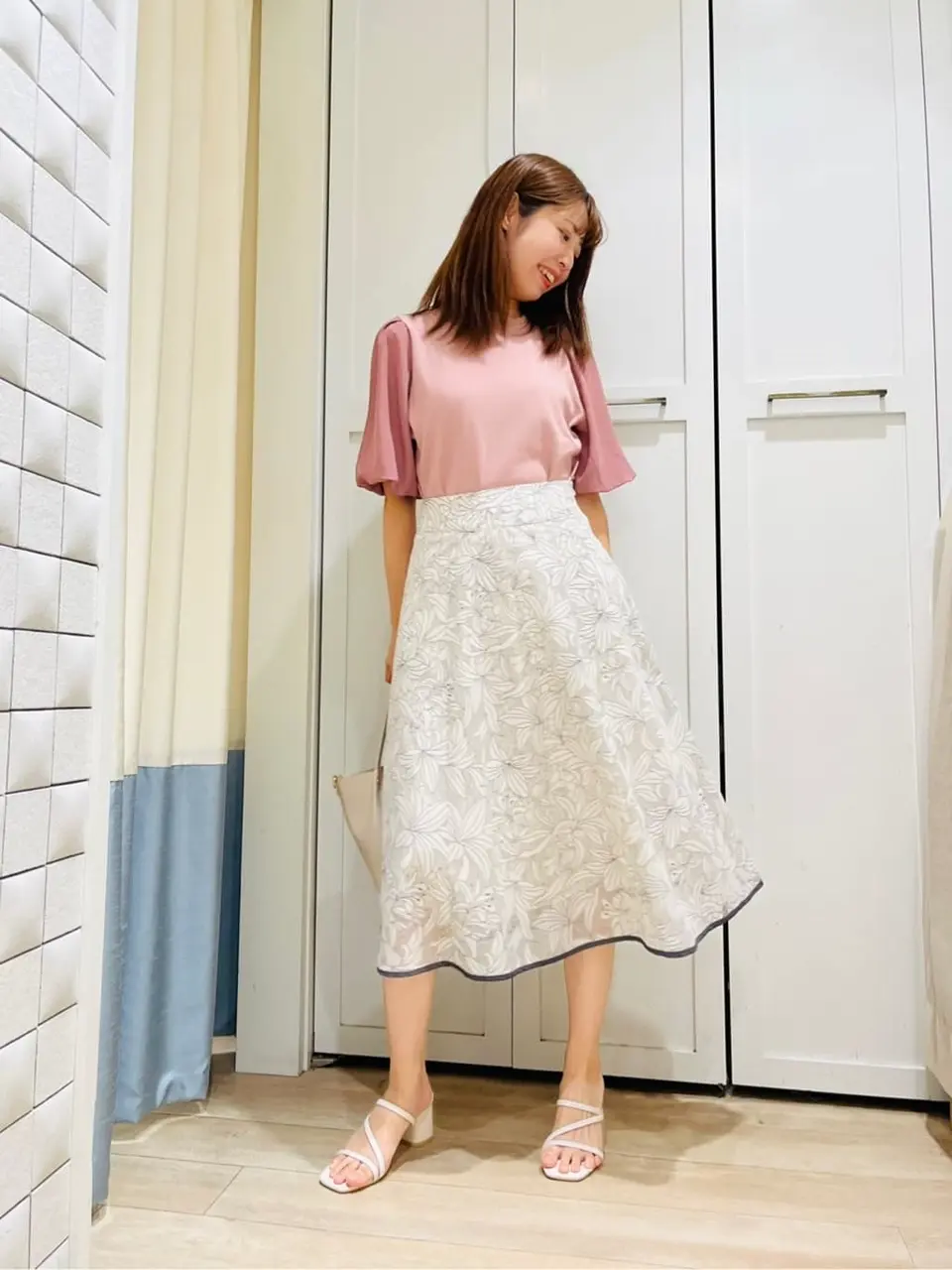 ANY SIS スタッフ コーディネート画像