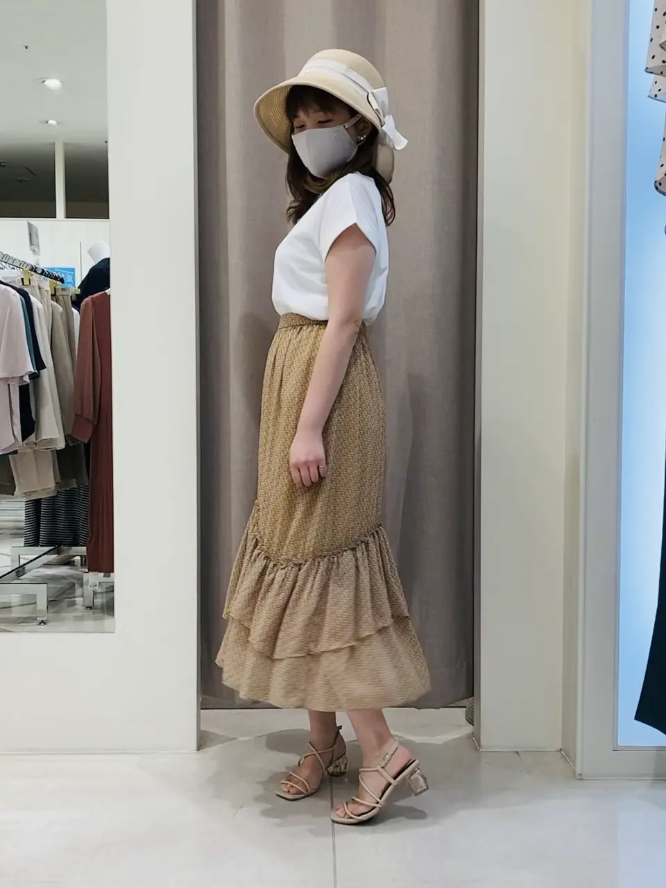 ANY SIS 川根　彩 コーディネート画像