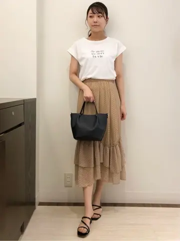 ANY SIS スタッフ コーディネート画像