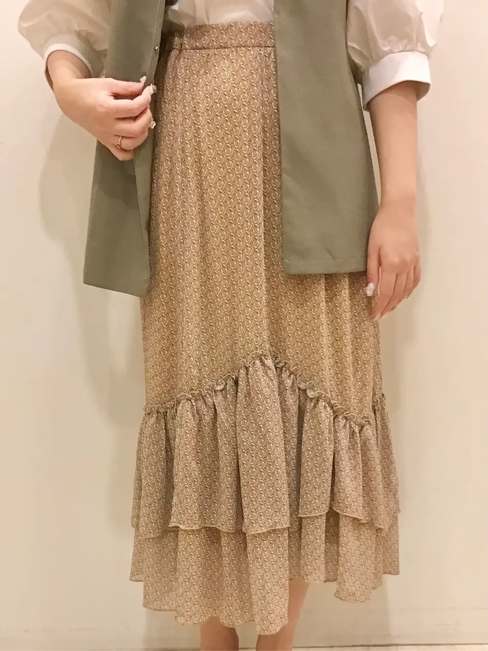 ANY SIS スタッフ コーディネート画像