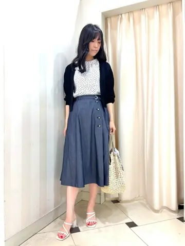 ANY SIS スタッフ コーディネート画像