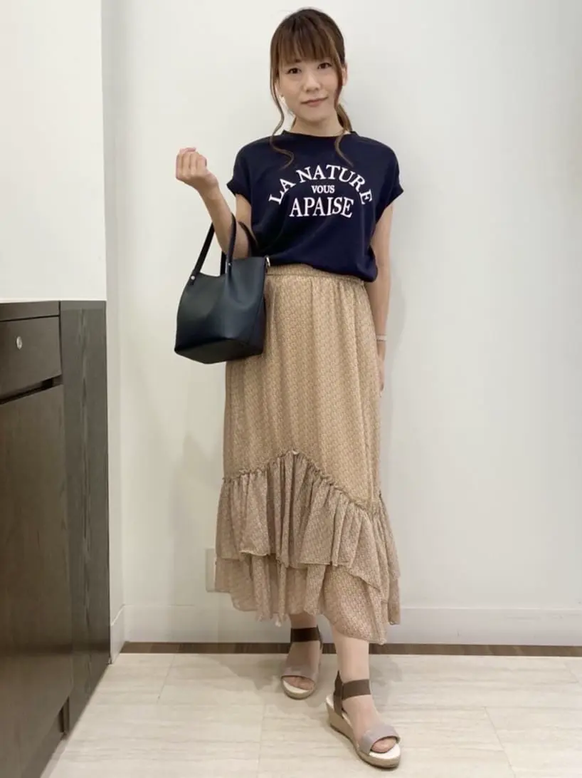 ANY SIS スタッフ コーディネート画像