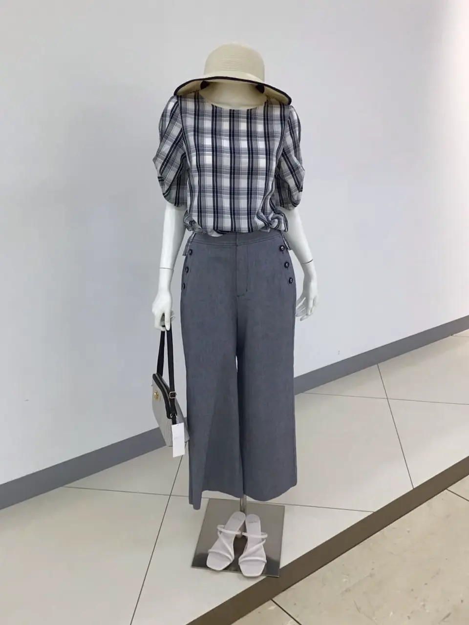 ANY SIS 本田 コーディネート画像