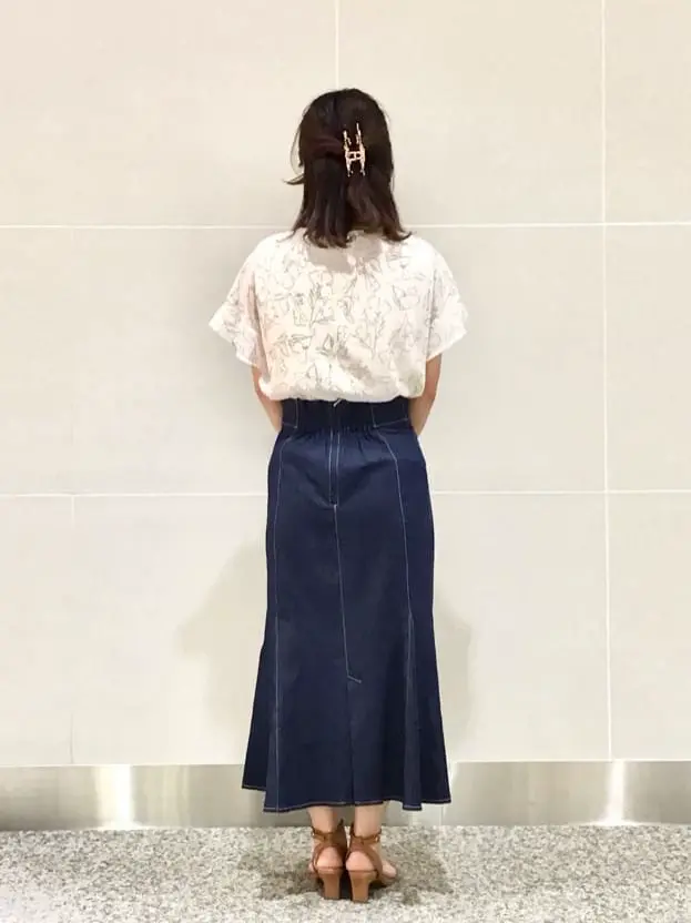 ANY SIS スタッフ コーディネート画像