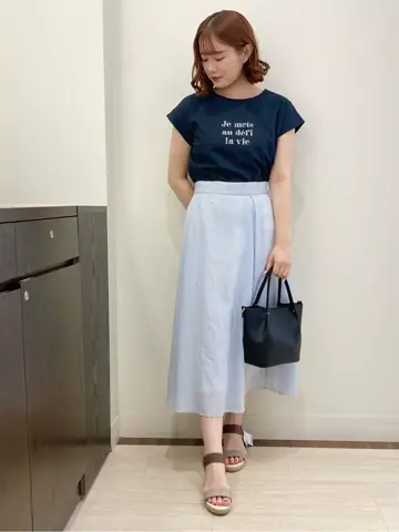 ANY SIS スタッフ コーディネート画像