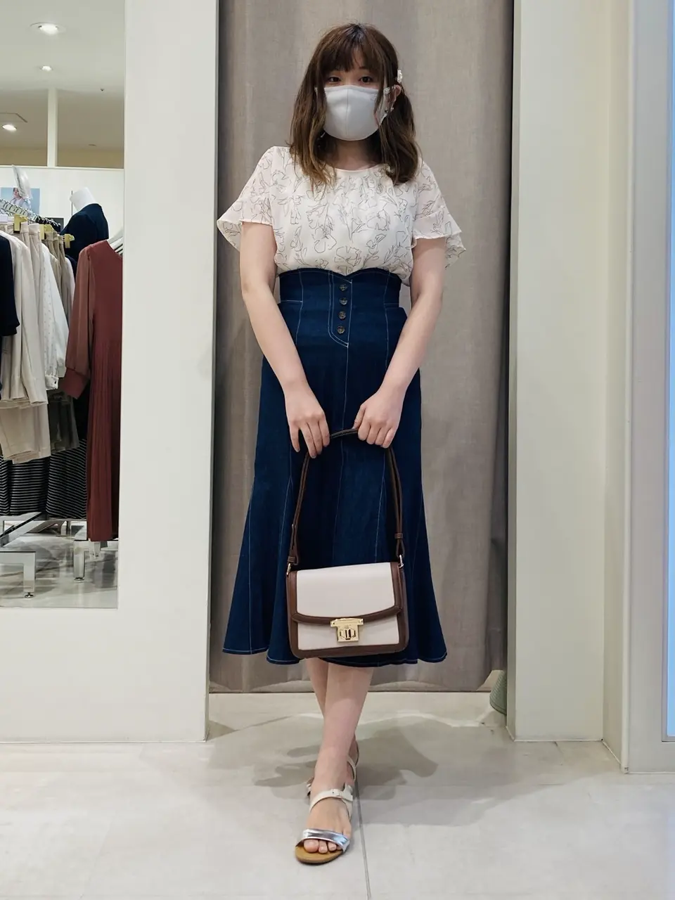 ANY SIS 川根　彩 コーディネート画像