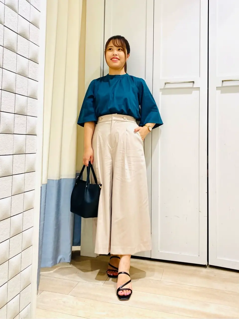 ANY SIS スタッフ コーディネート画像