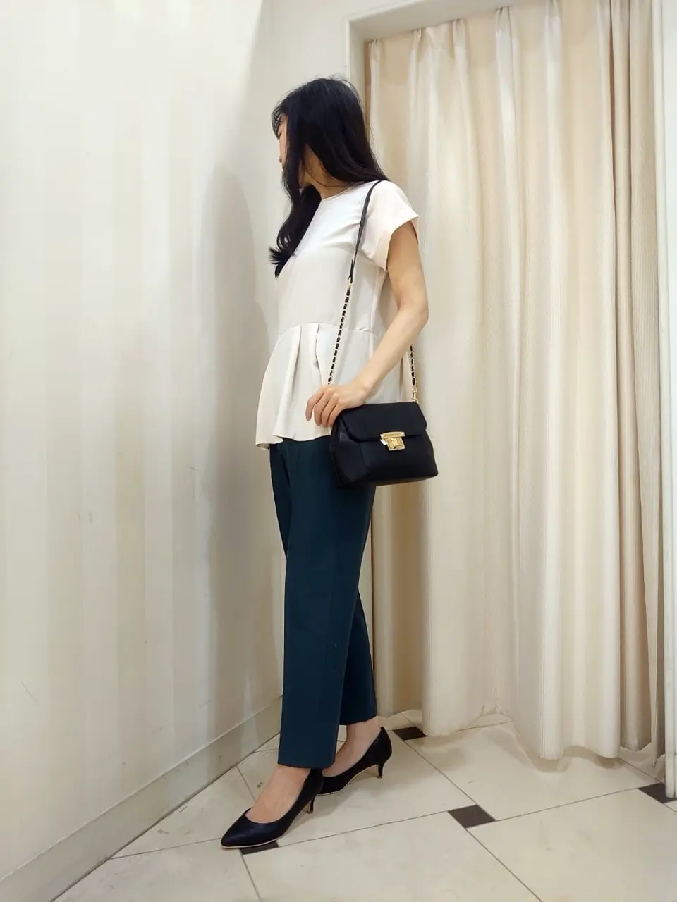 ANY SIS スタッフ コーディネート画像