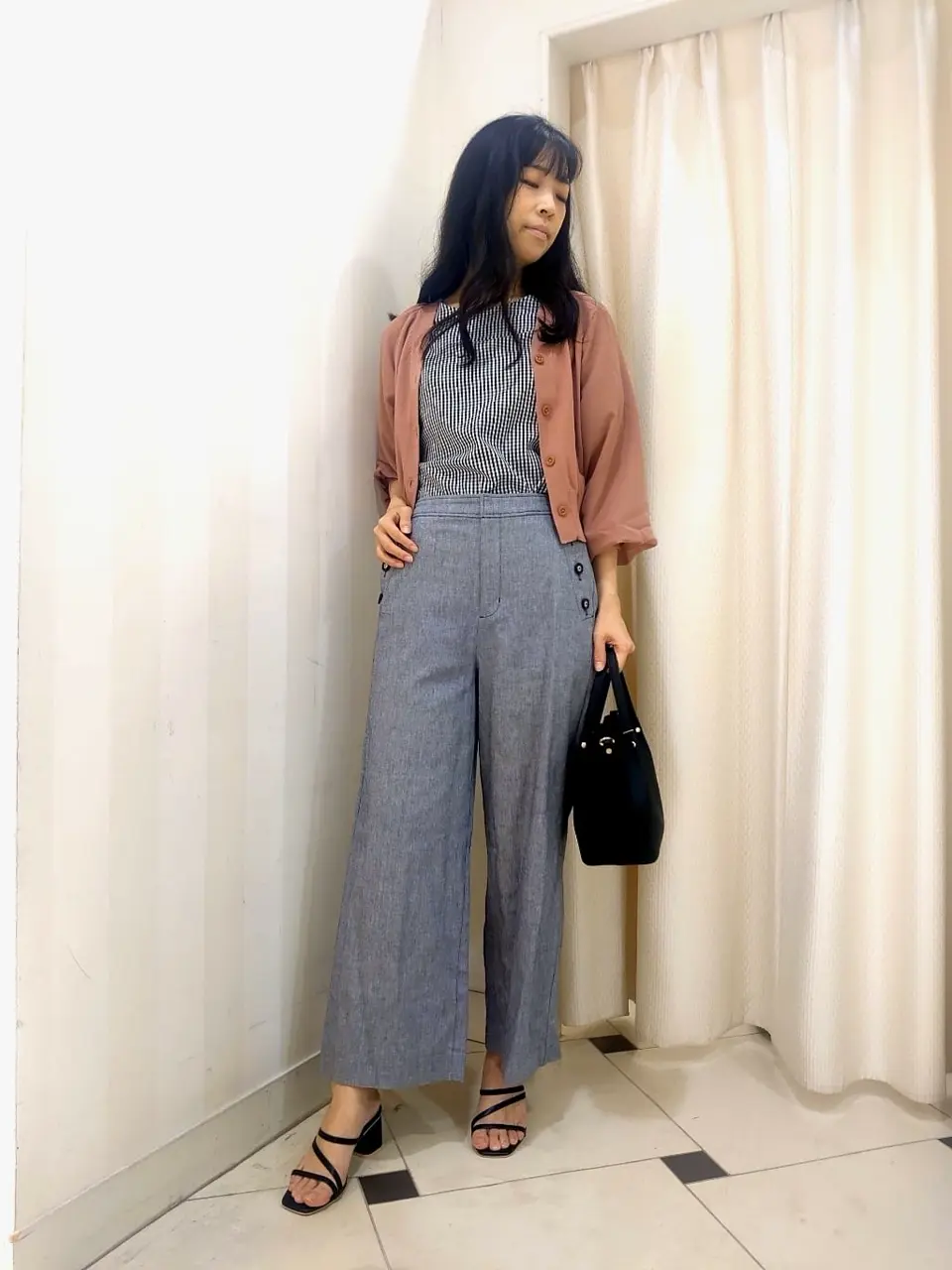 ANY SIS スタッフ コーディネート画像