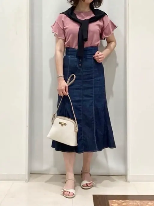 ANY SIS スタッフ コーディネート画像