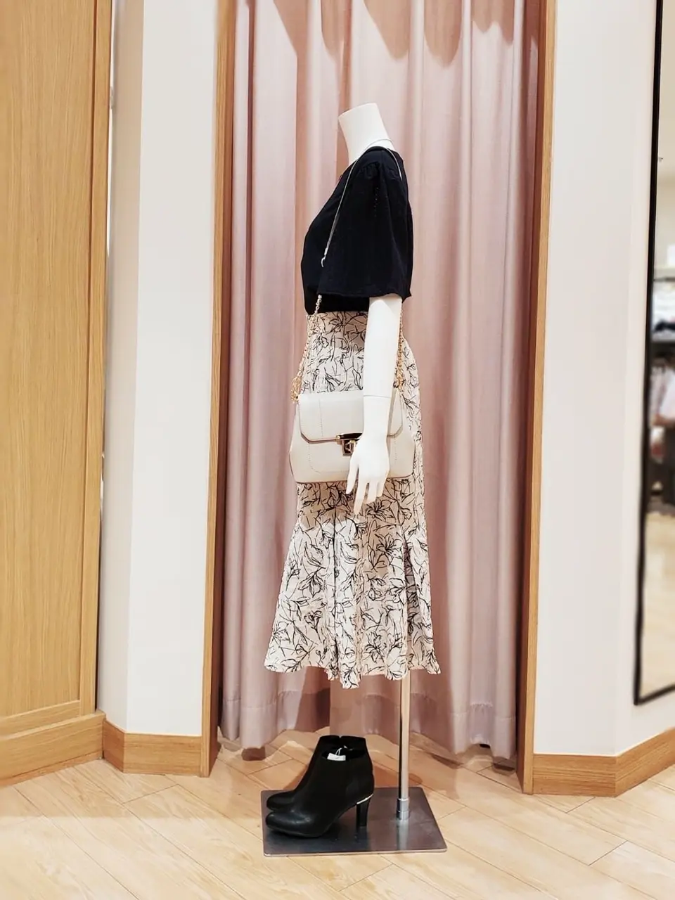 ANY SIS 岩田 コーディネート画像