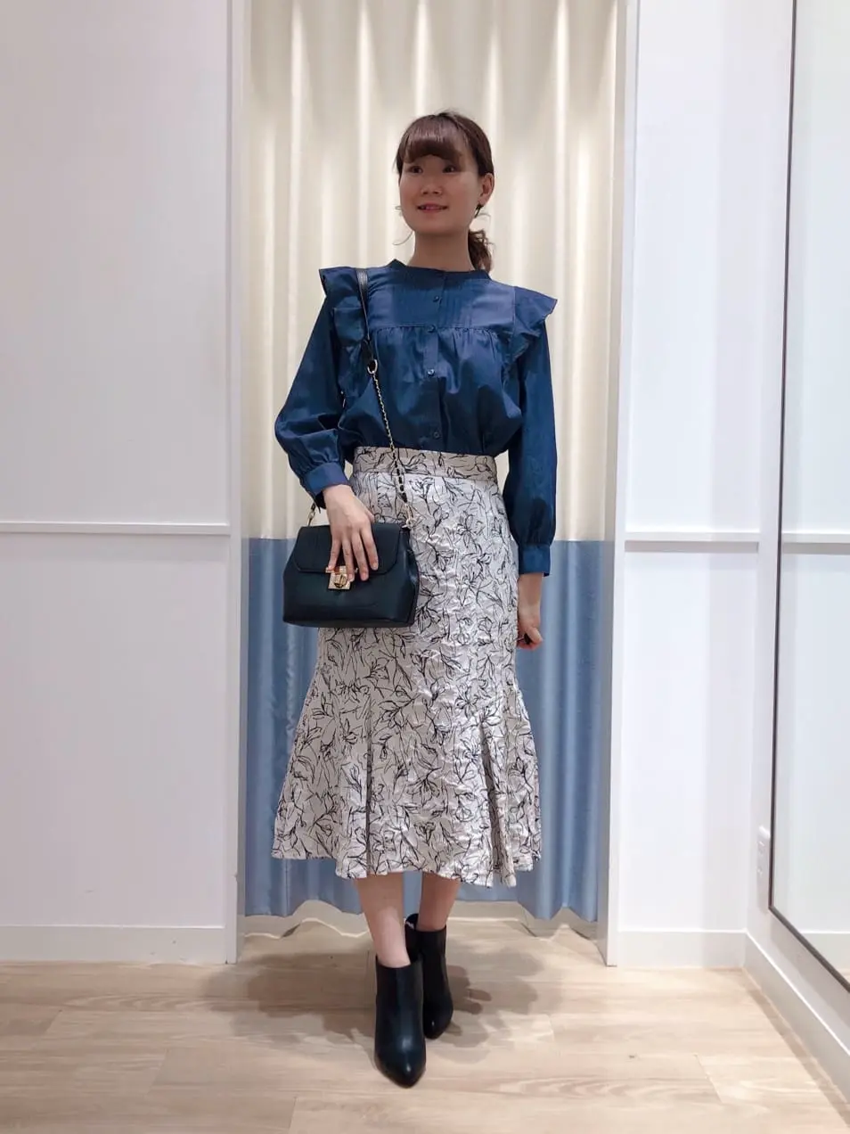 ANY SIS スタッフ コーディネート画像