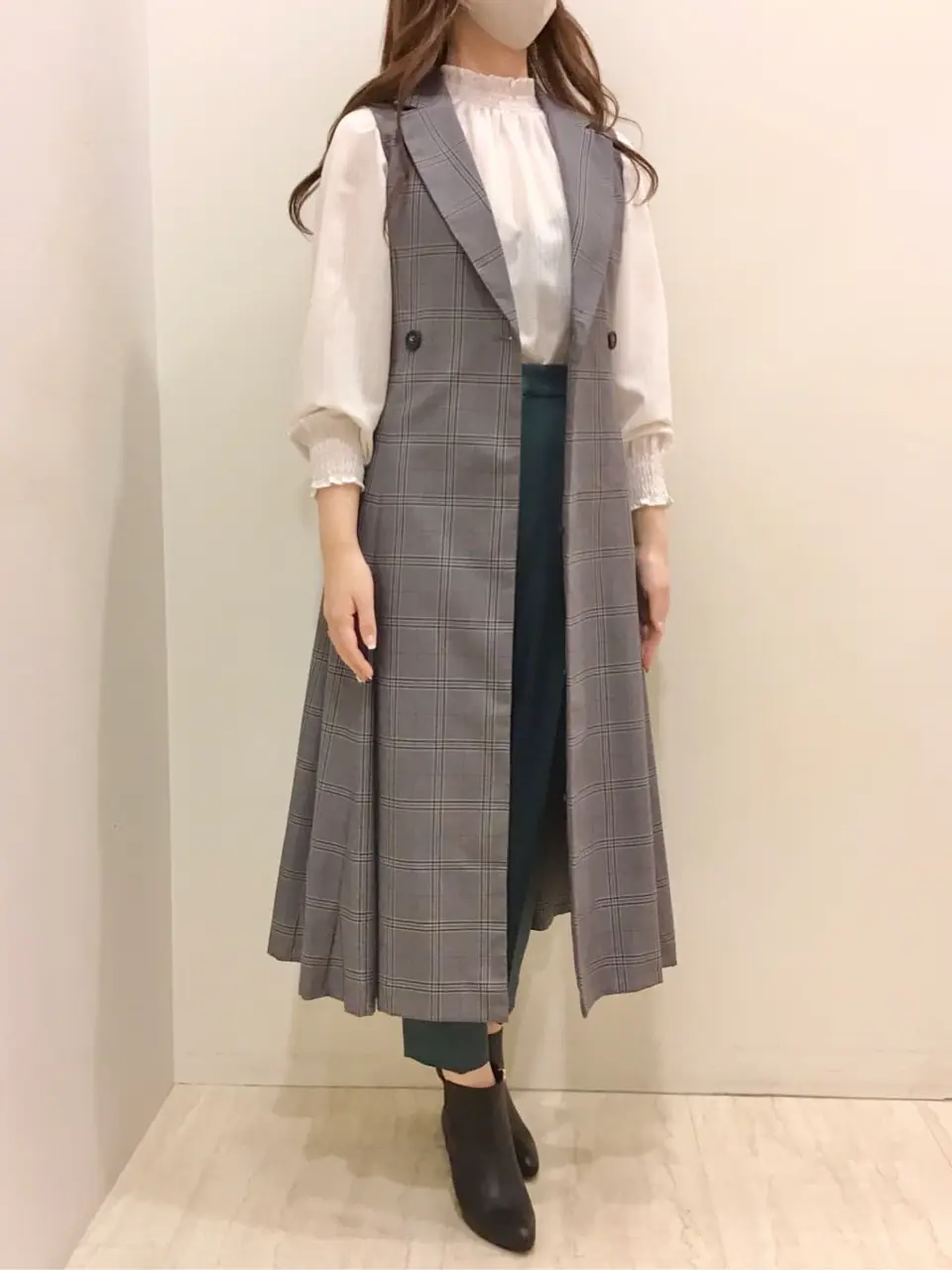 ANY SIS スタッフ コーディネート画像