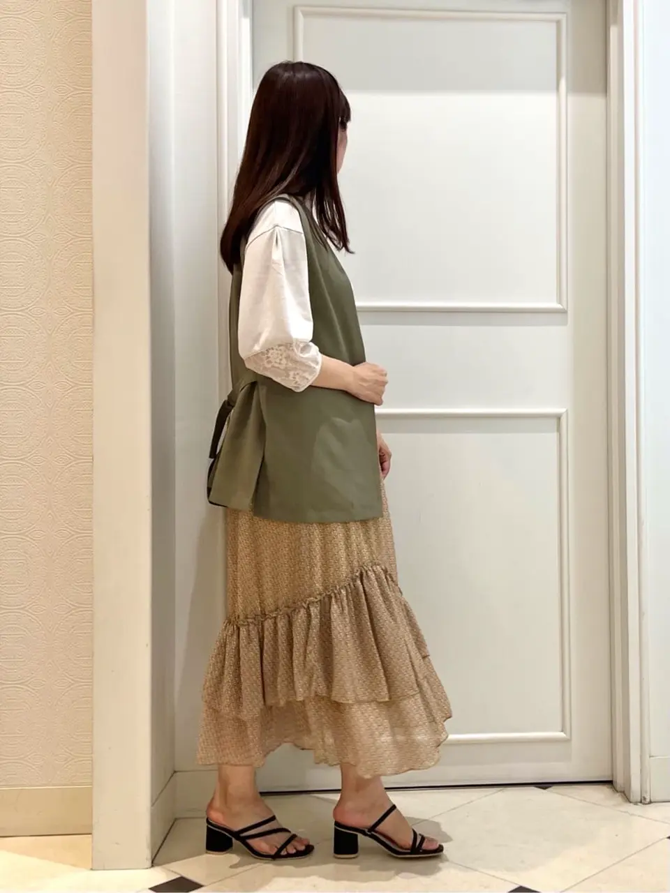 ANY SIS スタッフ コーディネート画像