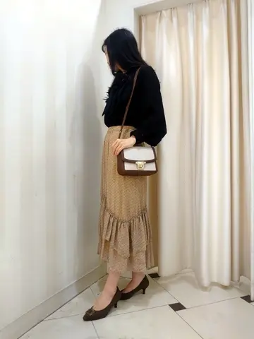 ANY SIS スタッフ コーディネート画像