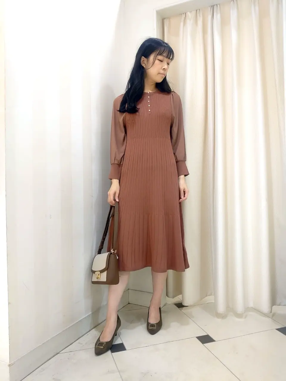 ANY SIS スタッフ コーディネート画像