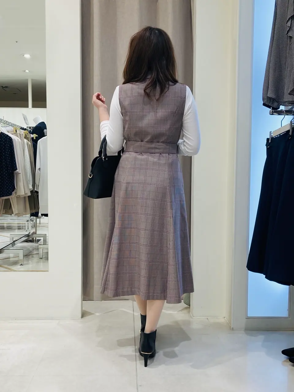 ANY SIS 川根　彩 コーディネート画像