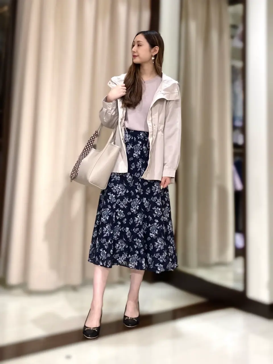 ANY SIS STAFF コーディネート画像