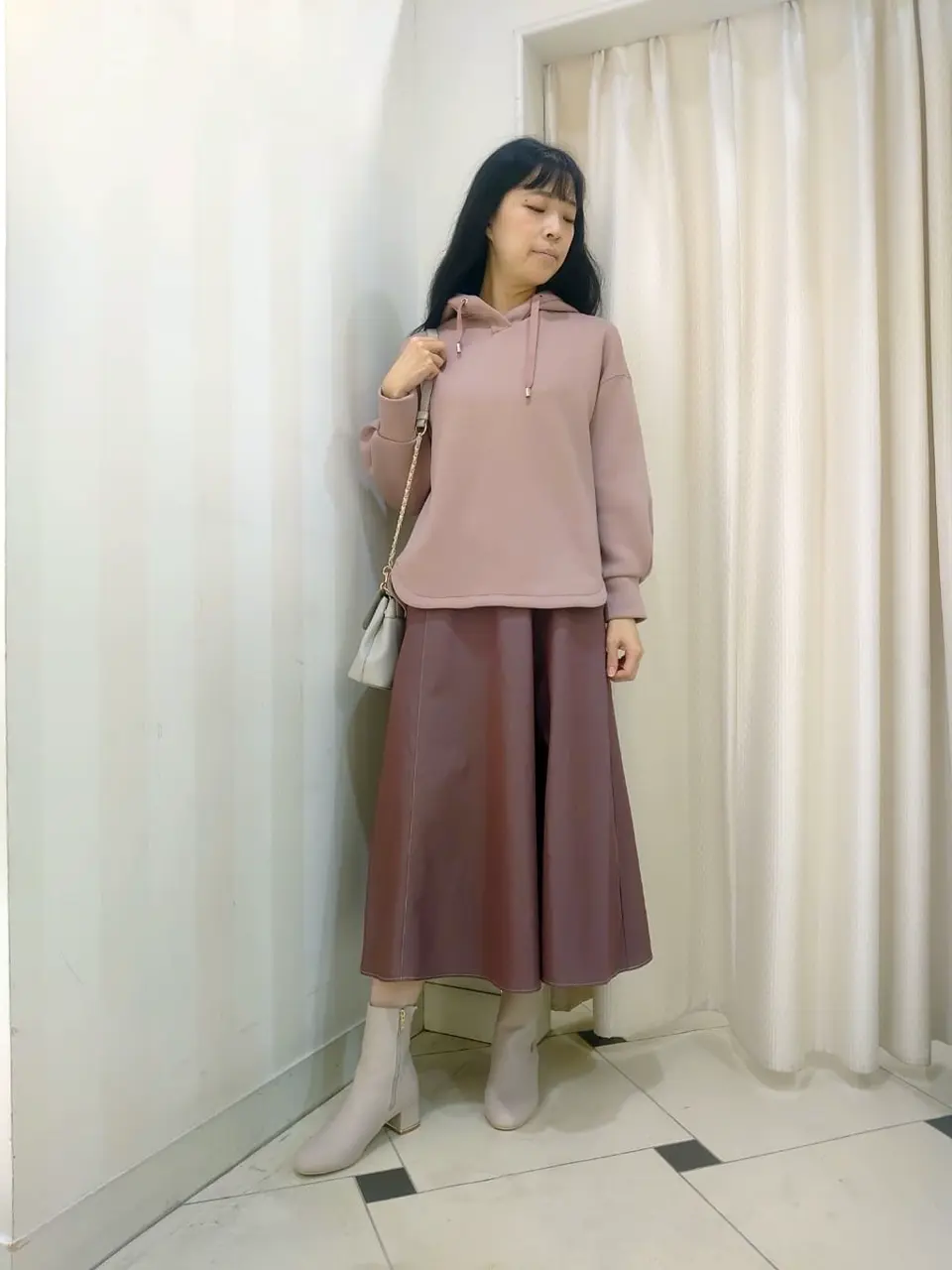 ANY SIS スタッフ コーディネート画像