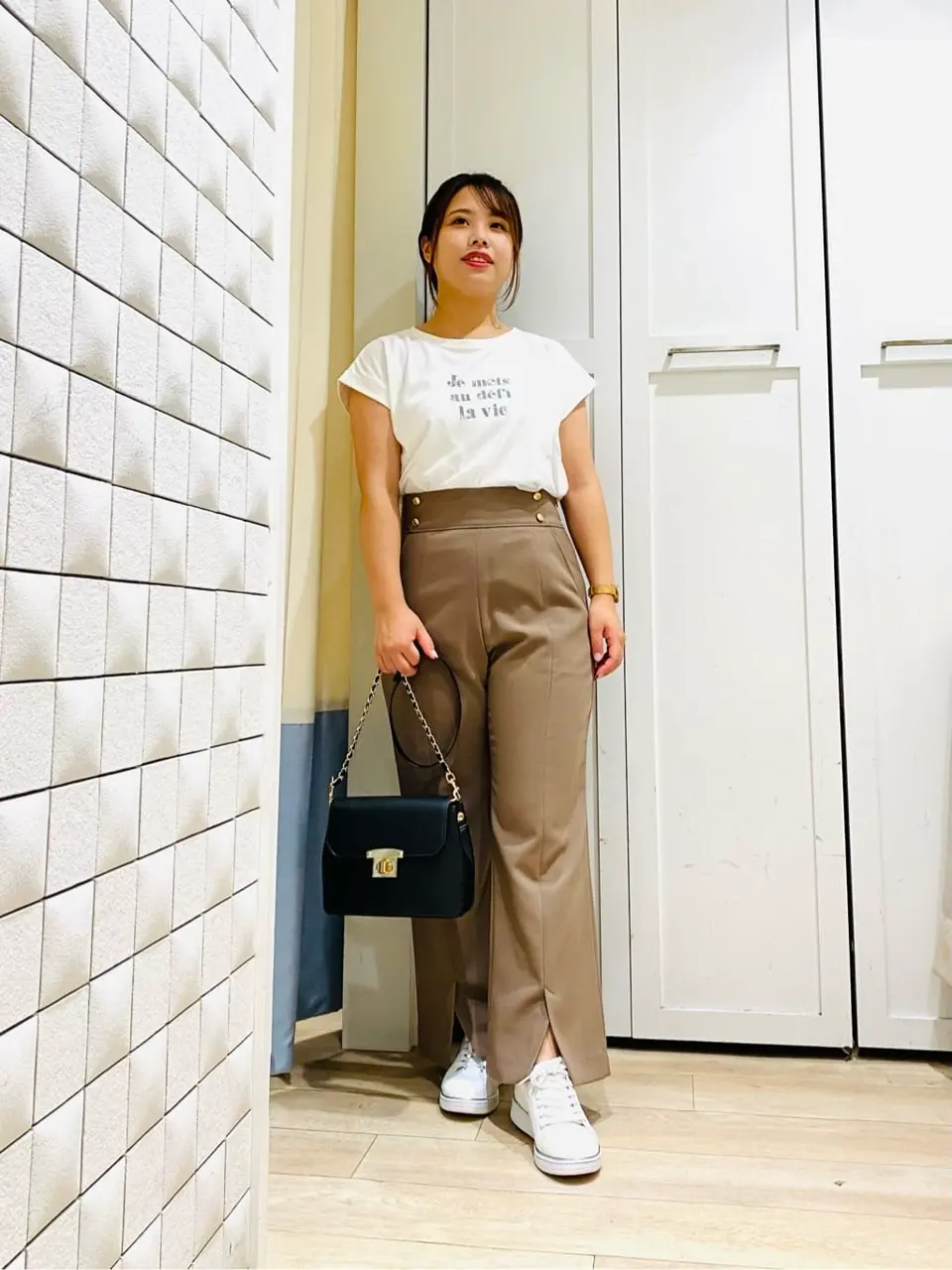 ANY SIS スタッフ コーディネート画像