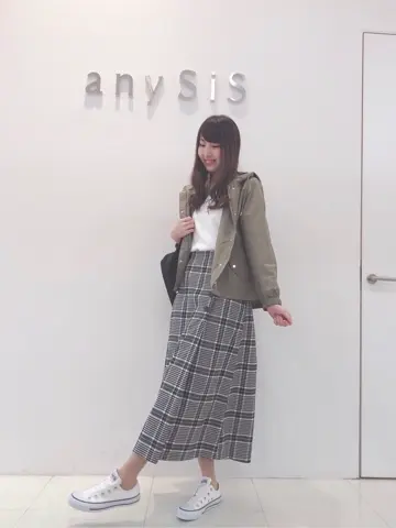 ANY SIS スタッフ コーディネート画像