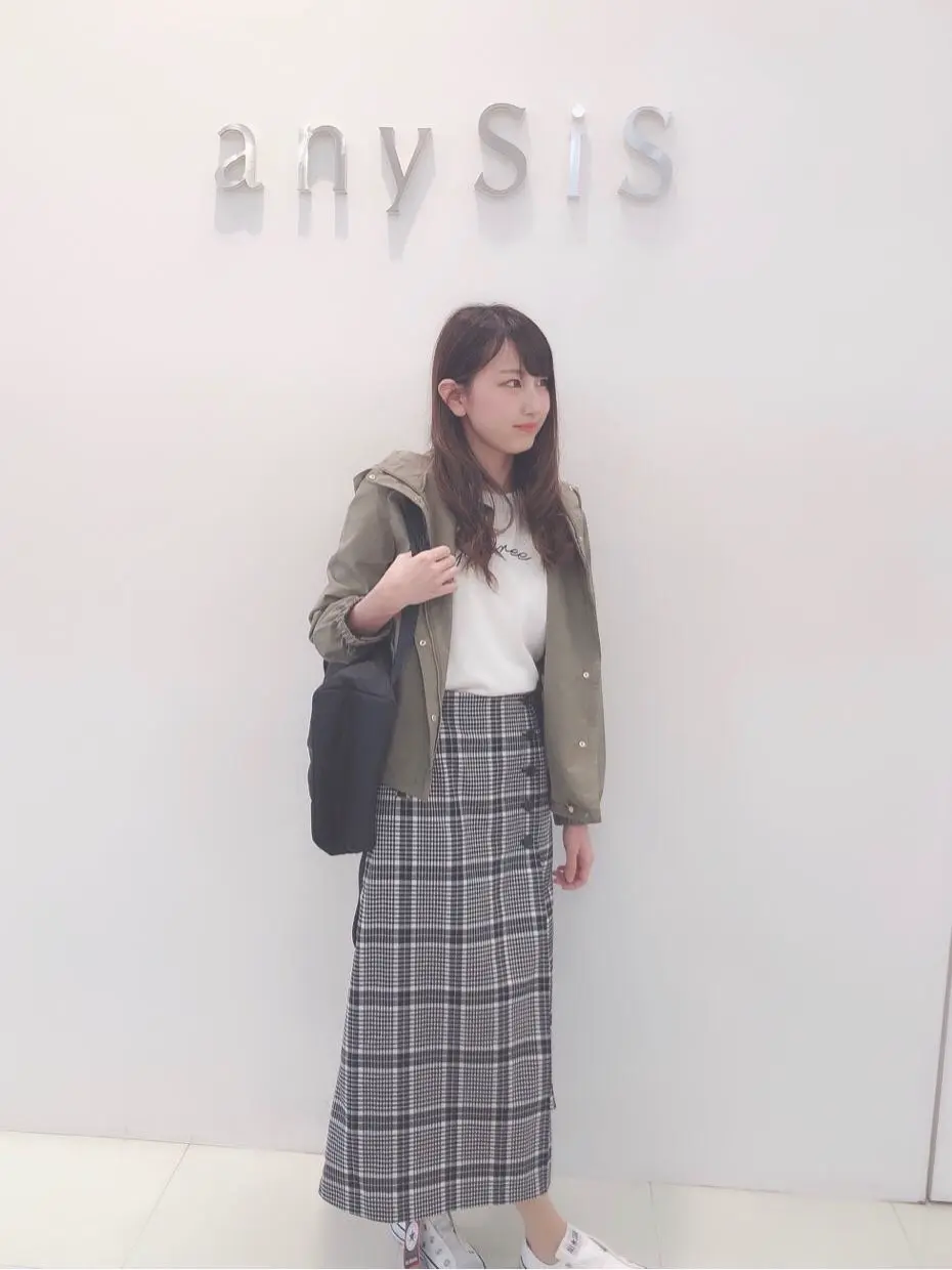 ANY SIS スタッフ コーディネート画像