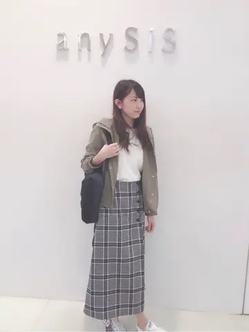 ANY SIS スタッフ コーディネート画像