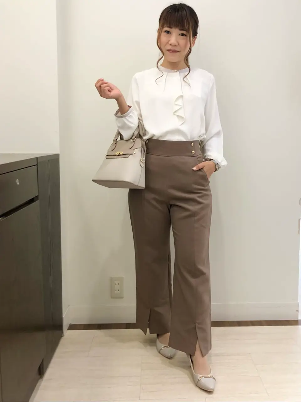 ANY SIS スタッフ コーディネート画像