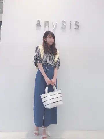 ANY SIS スタッフ コーディネート画像