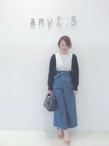 ANY SIS スタッフ コーディネート画像