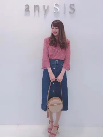 ANY SIS スタッフ コーディネート画像