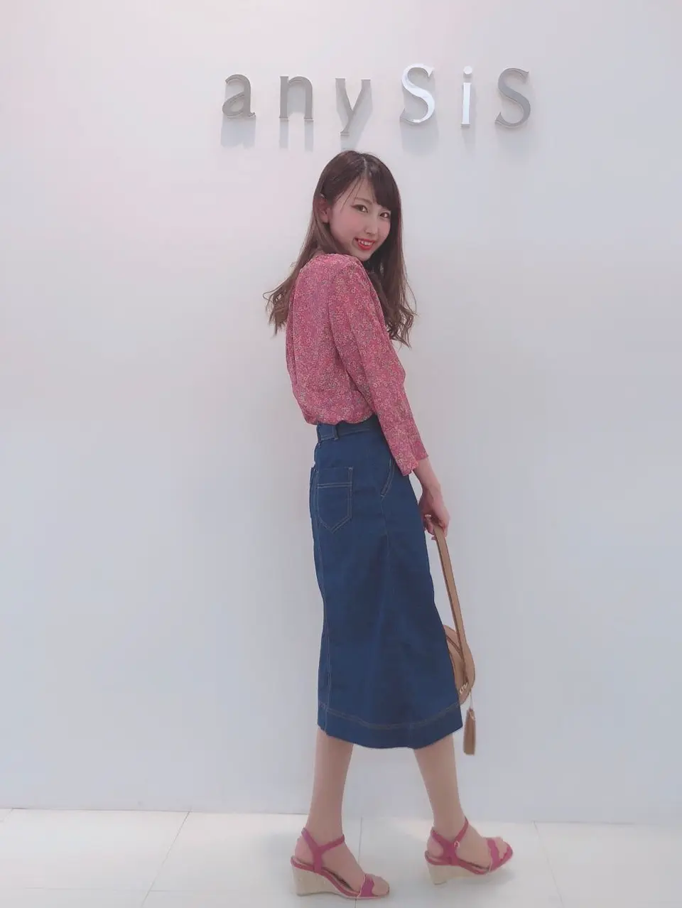 ANY SIS スタッフ コーディネート画像